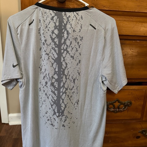 Nike Dri-fit running division. NWT. Men’s size small - Picture 5 of 5